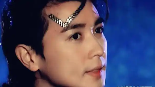 不幸的是,他后来选择站在了"插刀教"事件中的女主角边潇潇一边,并通过