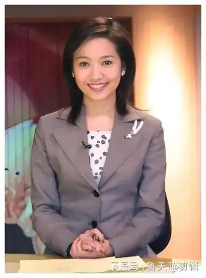 同是私生女,小龙女和侯佩岑为何成了两个极端!