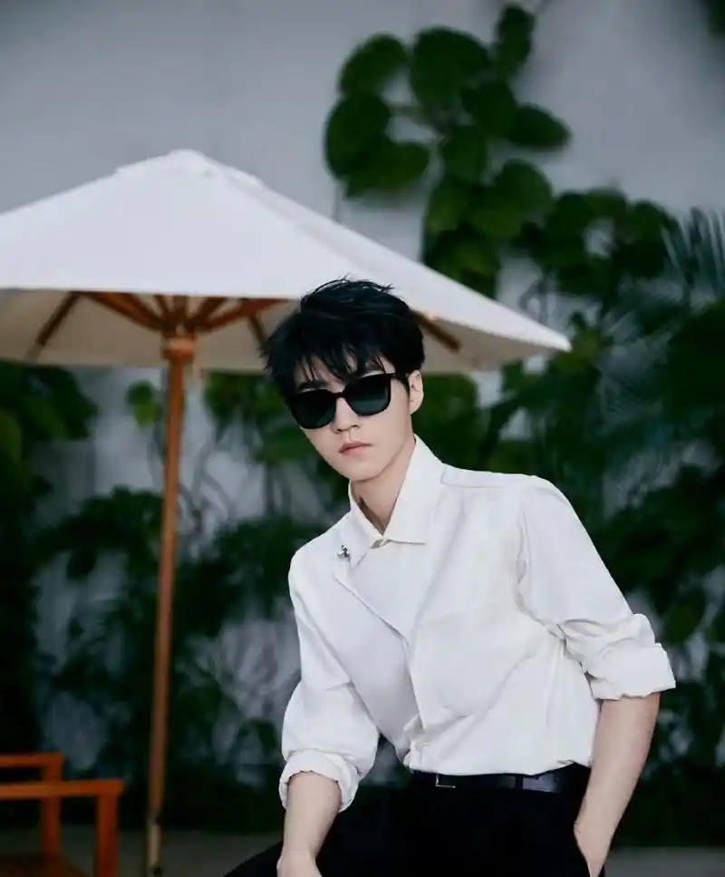 【网传2023芭莎慈善晚宴名单】 肖战 赵丽颖 迪丽热巴 张艺兴 杨颖