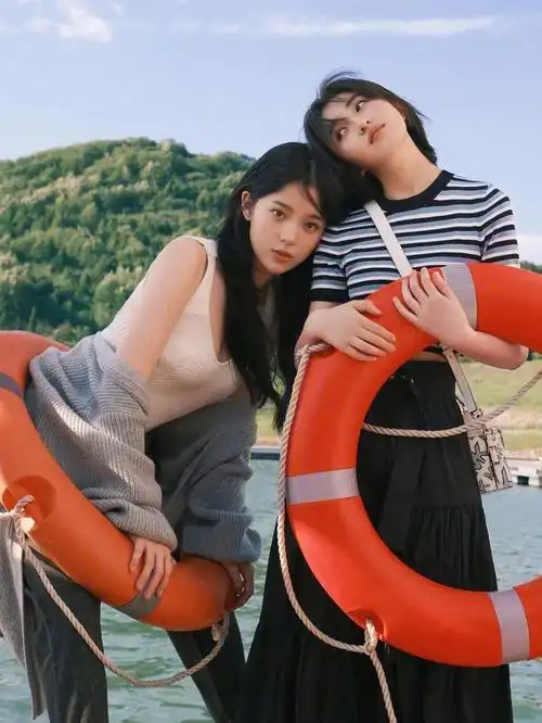 欧阳娜娜张子枫夏季大片哪位是你杯