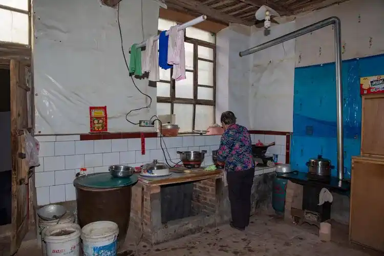 村幸福美满一家人 (一) 写美篇下面是拍摄的一组农村年味纪实题材作品