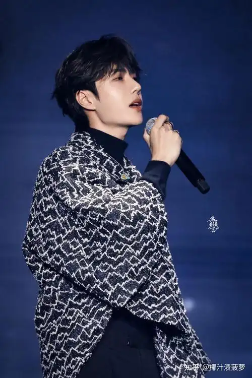 王一博的哪套香奈儿造型是你的审美白月光