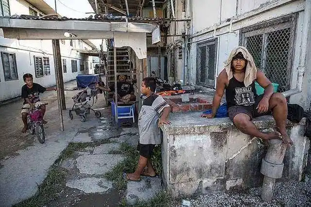 俗话说"由俭入奢易,由奢入俭难",长期处于贫困状态的瑙鲁人一夜暴富后