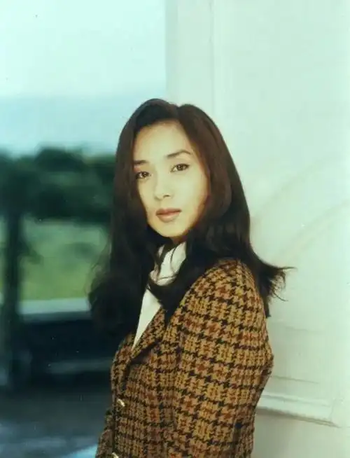 枫叶 的想法: 最喜的港台歌手之一 邝美云 | 邝美云,1962年12月24日