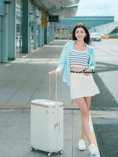 12个全身照拍照姿势,这样拍,全身照又高又瘦又漂亮