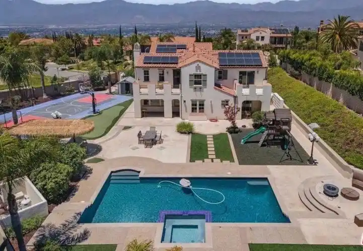 即将上市walnut两万尺山景庄园私人篮球场