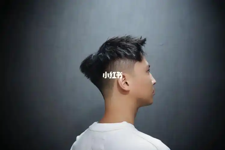 男生发型6厘米凌乱平刺造型