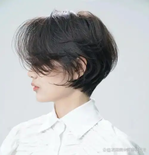 夏日挂耳式短发