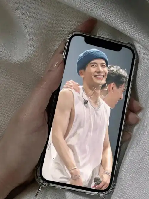 王嘉尔的女友视角