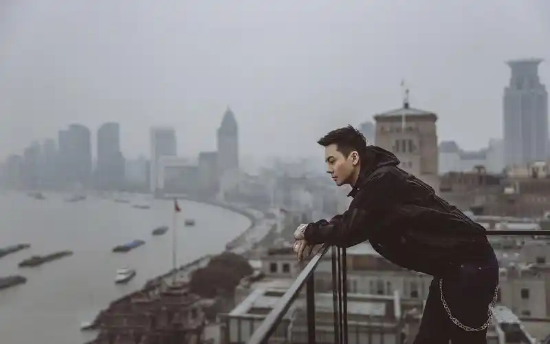 陈伟霆潇洒率性高清桌面壁纸