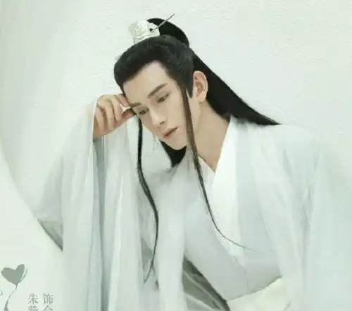 《遇龙》剧照,以为女演员够养眼,哪知男演员颜值一个赛一个