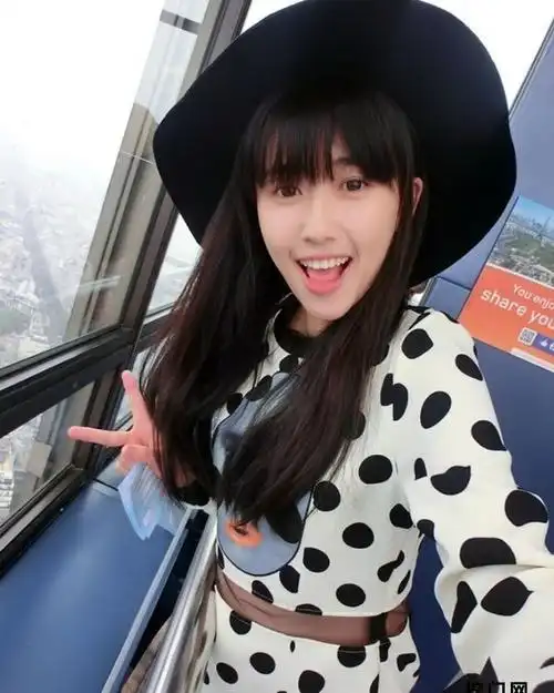 人民大学女神康逸琨生活写真_99男人网