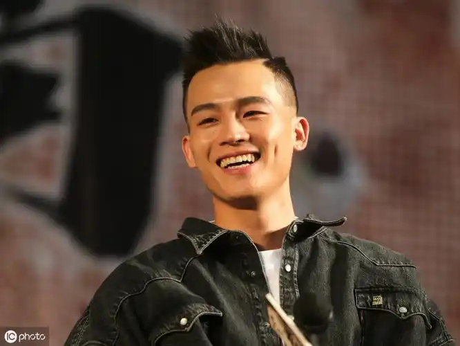 欧豪,2013年快乐男声亚军,以歌手出道