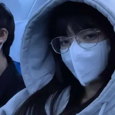 祁宋ins真人唯美恩爱情头一对_情侣头像_我要个性网