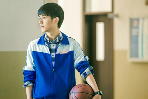 青春偶像剧《最好的我们》,学霸男主和普通成绩女主之间的青春爱情