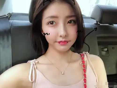 离开王思聪衣品下降 照片没豪车只有电动车 豆得儿消费降级了吗