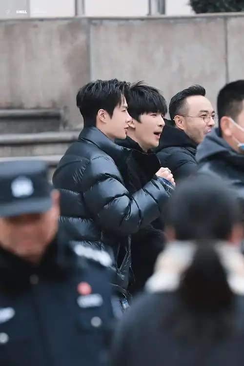 王一博#    210131期天天向上    @uniq-王一博