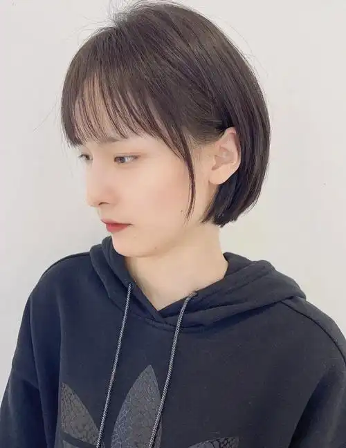 冷茶棕配减龄短发高级减龄#短发  #普洱发型设计