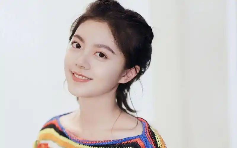 娱乐点评:王俊凯,杨幂,罗云熙,张予曦,丁程鑫,赵今麦_张子枫_公司_贺