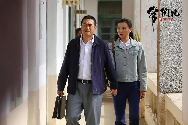 腾讯娱乐讯在安徽卫视即将于下周三播出的电视剧《爷们儿》中,张嘉译