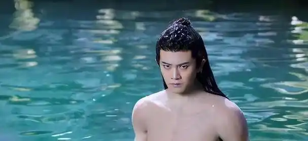 假臀假腹肌,《我的阿勒泰》于适一出场,打脸了多少内娱小鲜肉