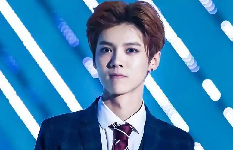 鹿晗家庭背景曝光原来这么厉害难怪一定要公开恋情