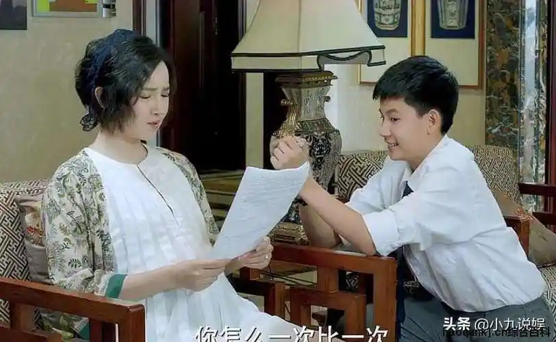 《小别离》是《小欢喜》三部曲的第1部,它是由汪俊导演执导的一部都市