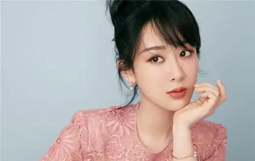 当下"最火"女演员排行,杨幂第5,杨紫第3,榜首美到心动