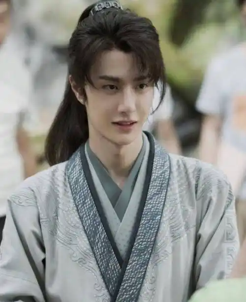 原创王一博有翡剧照公开古装扮相帅出新高肖战现在完全比不了