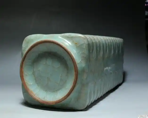 宋代官窑(汝?)琮式瓶.任南收藏