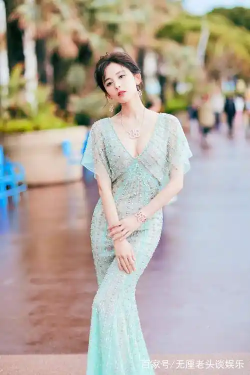 但是网友最关心的仍是古力娜扎小我材料年龄全名