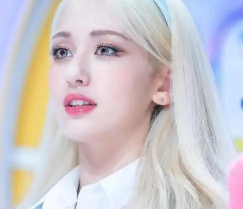 导语:混血儿的容貌一直以来都是最受欢迎的,因为一张漂亮的混血儿脸