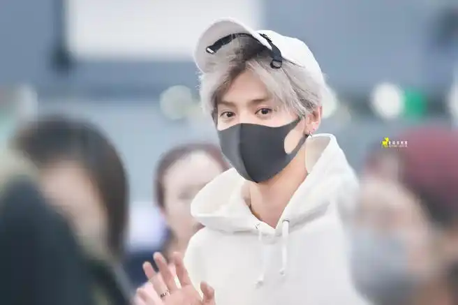 内娱银发漫撕男#鹿晗超话当我拿出这组图阁下又当如何应对