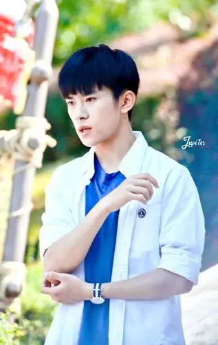 易烊千玺我们的少年时代尹柯