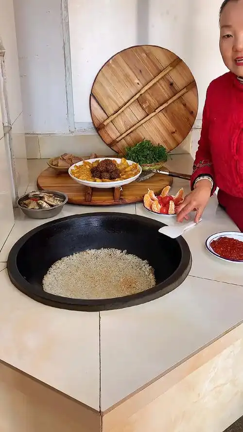 大米锅巴#地道大铁锅做出的饭嘎巴,你吃过吗?