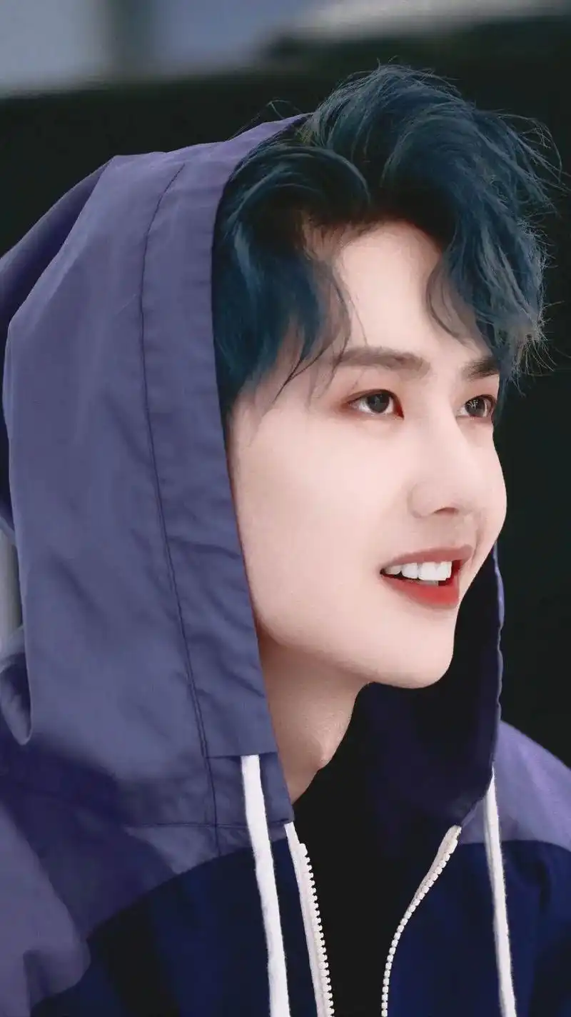 星河滚烫你是人间理想 #安利王一博 #惊艳了时光 #神仙颜值 - 抖音