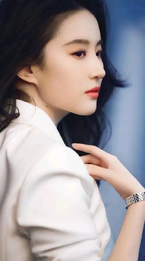 刘亦菲时尚潮流气质写真