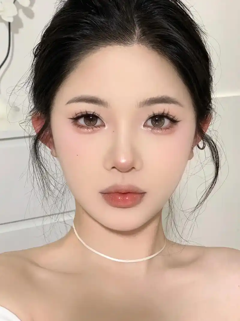 春日氧气妆.化了个清透又精致的妆容,谁化谁好看 #妆容分享# - 抖音