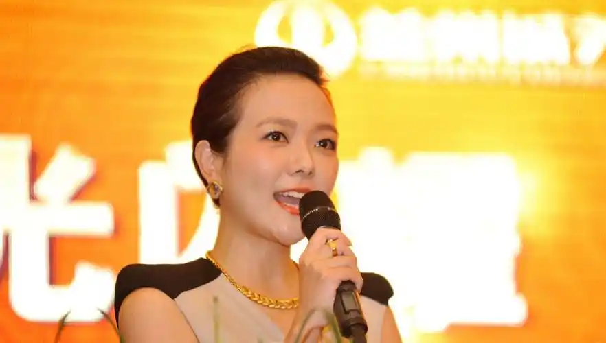 明星美照,图一女主持人杨乐乐——汪涵背后的女人