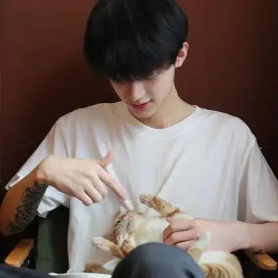 受姐姐们喜欢的最新小奶狗男头 真人帅气干净的纯欲风男生头像_男生