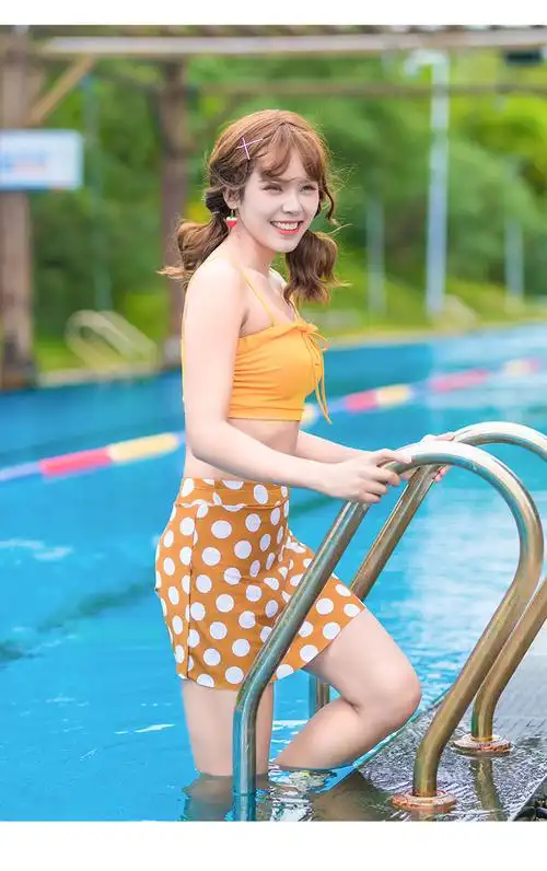 新款连体泳衣 女原创少女系时尚甜美小胸钢托显瘦分体裙式泳衣