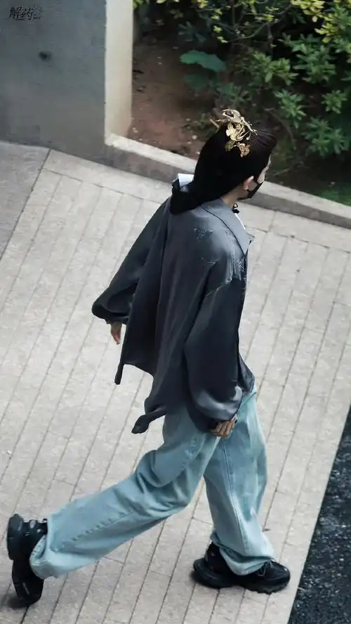 感觉环腰抱一下,会空出一圈06    #邓为