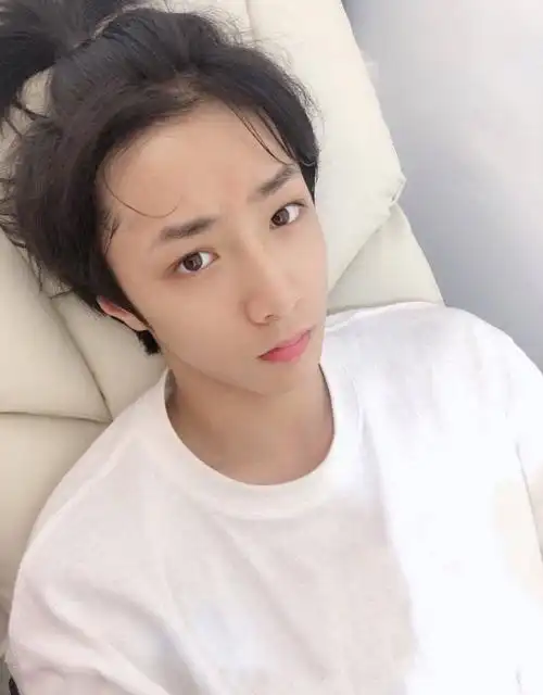 刘耀文大背头好a刘海撩上去的大佬slay@时代少年团-刘耀文#刘耀文