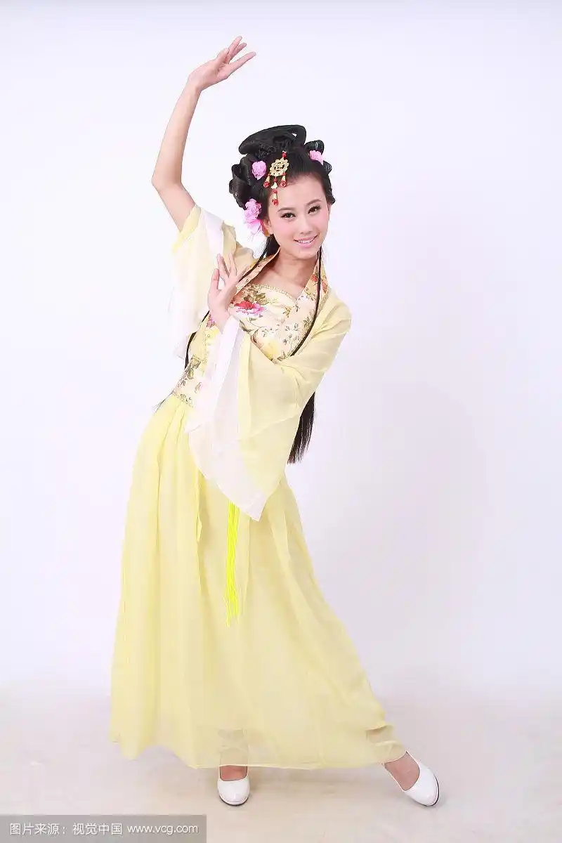 正在跳舞的古装美人