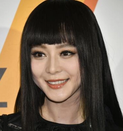 范冰冰多了平刘海的样子好像没那么妩媚靓丽了