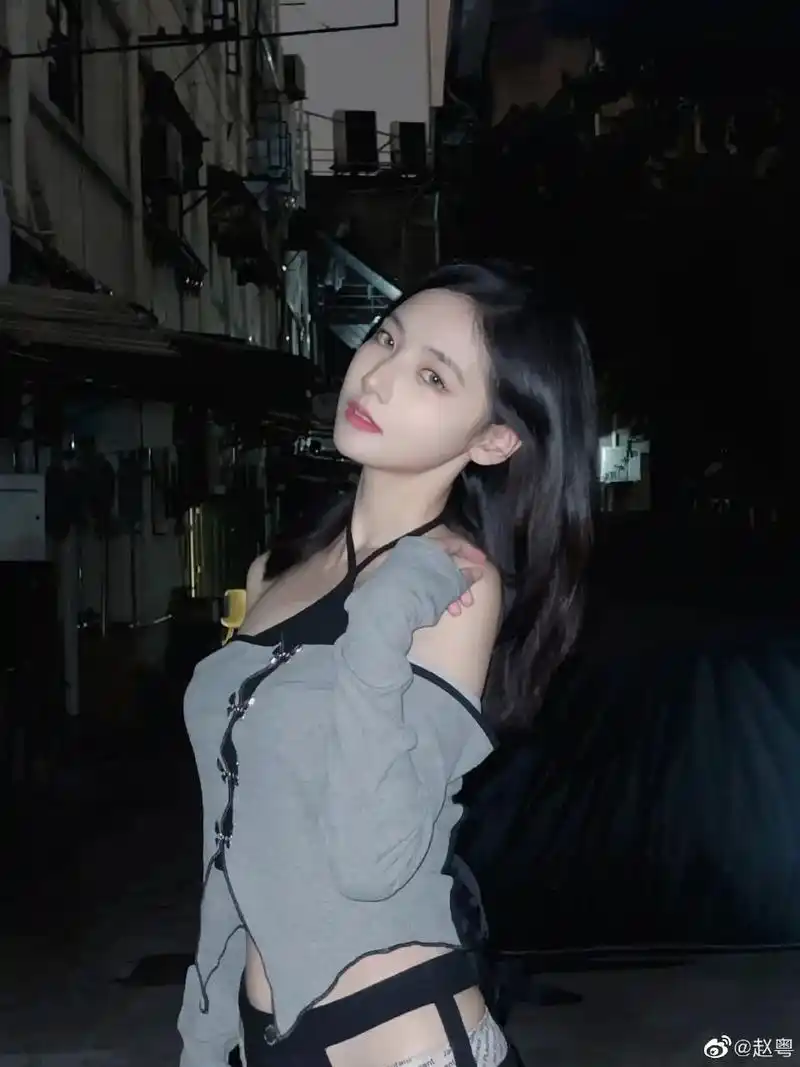 粤粤子今日照片好美了,姐姐身材绝了999999 #赵粤 #颜 - 抖音