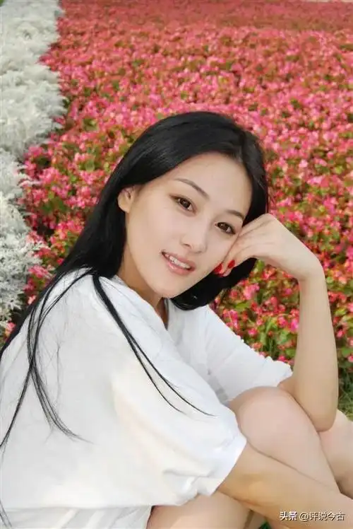 张馨予出道早期图集