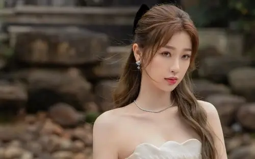 虞书欣露肩露背裙图片-美女壁纸-高清美女图片-娟娟壁纸