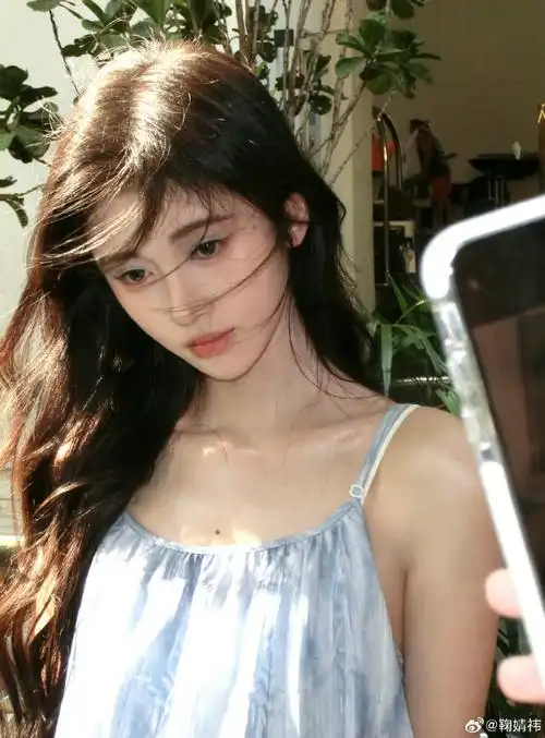 鞠婧祎薄荷曼波妆