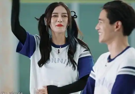 《跑男》全员落水,宋雨琦清秀,蔡徐坤帅气,baby生理期无法参加_黄旭熙